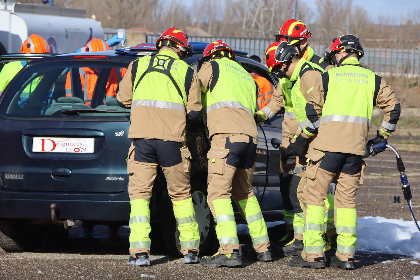 Simulacro efectuado por el cuerpo de Bomberos de León.