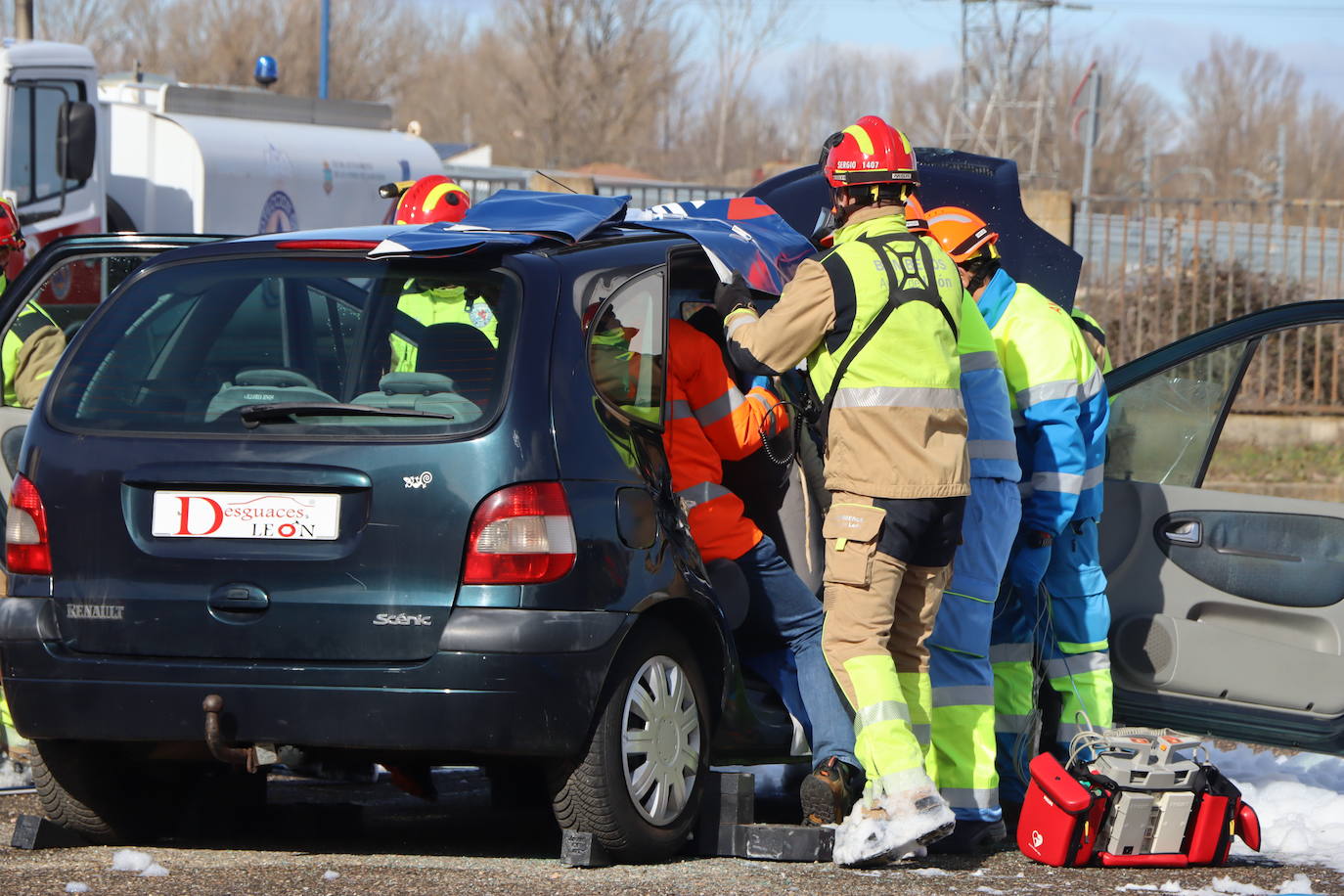 Simulacro efectuado por el cuerpo de Bomberos de León.