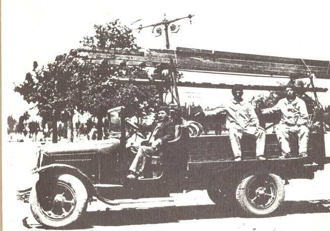 Ejemplo de camión de la basura de León de la década de 1930.