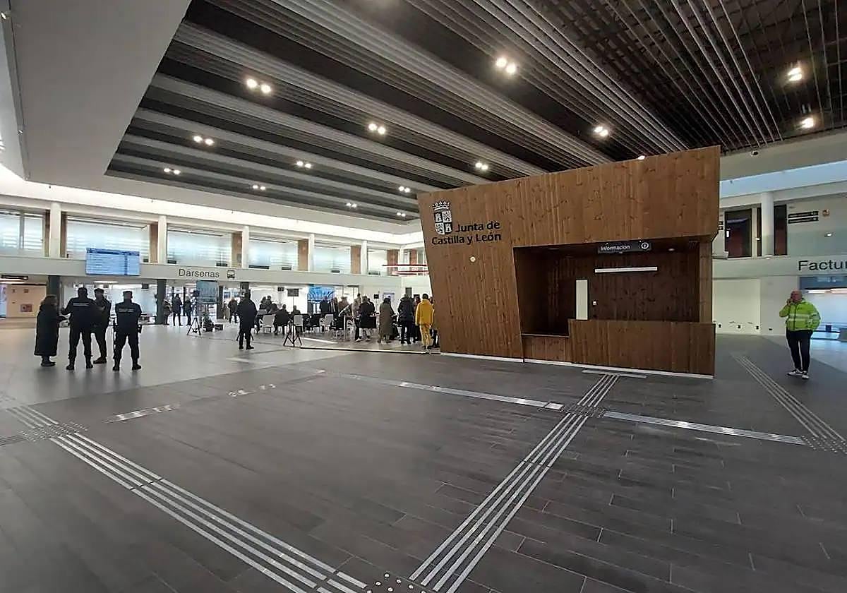Interior de la estación de autobuses 'Reina Urraca de León'.