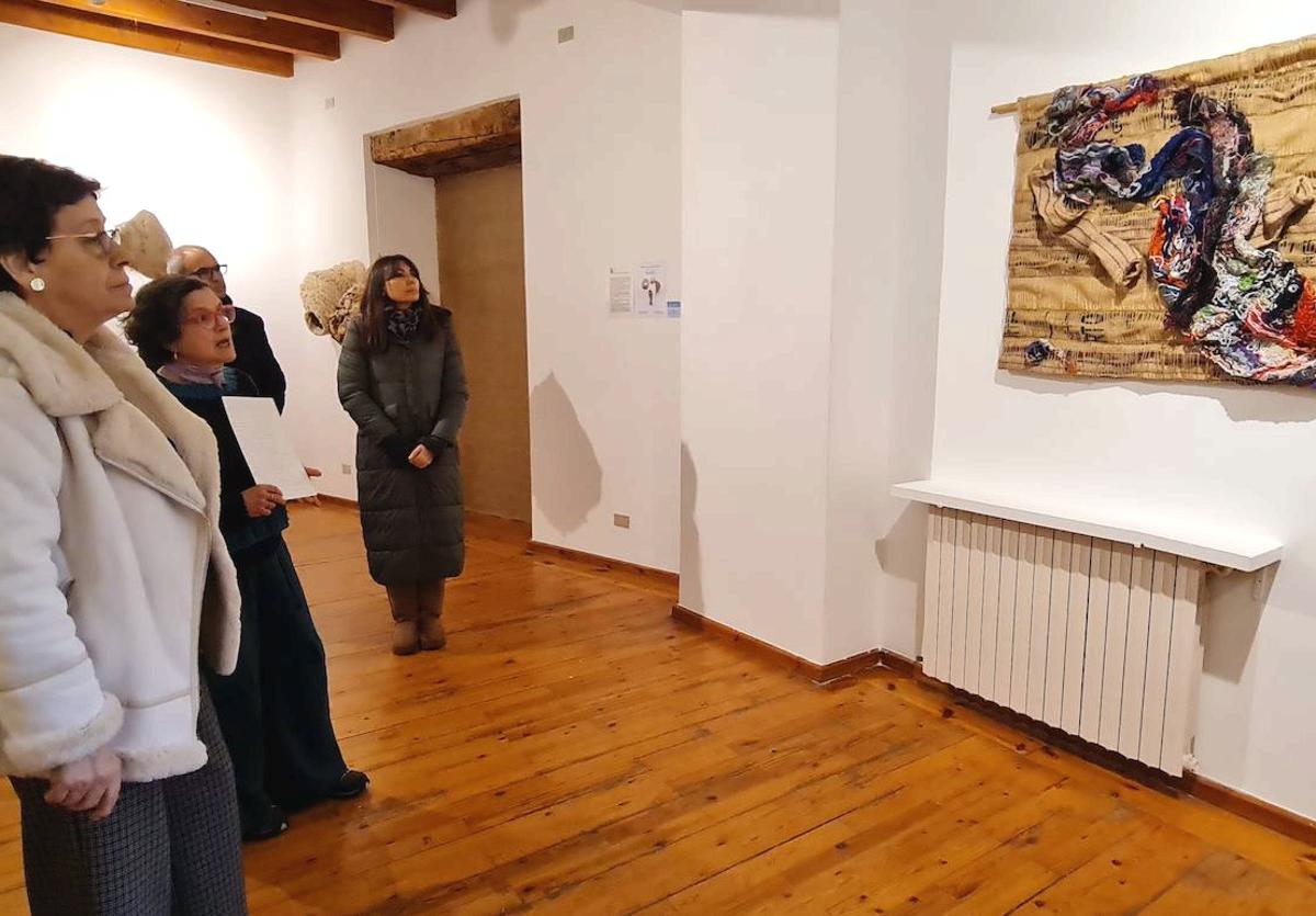 Exposición de proyectos finales de arte textil de la Escuela de Arte y Superior de CRBC en la Fundación Vela Zanetti.