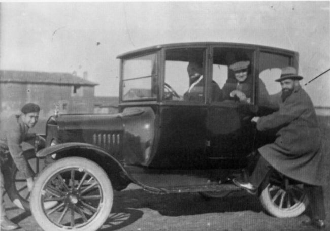 Prieros coches, de 1920.