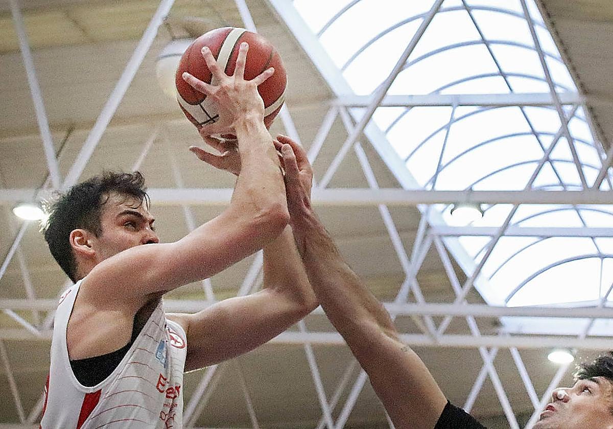 Una imagen de archivo de un partido de la Cultural esta temporada.