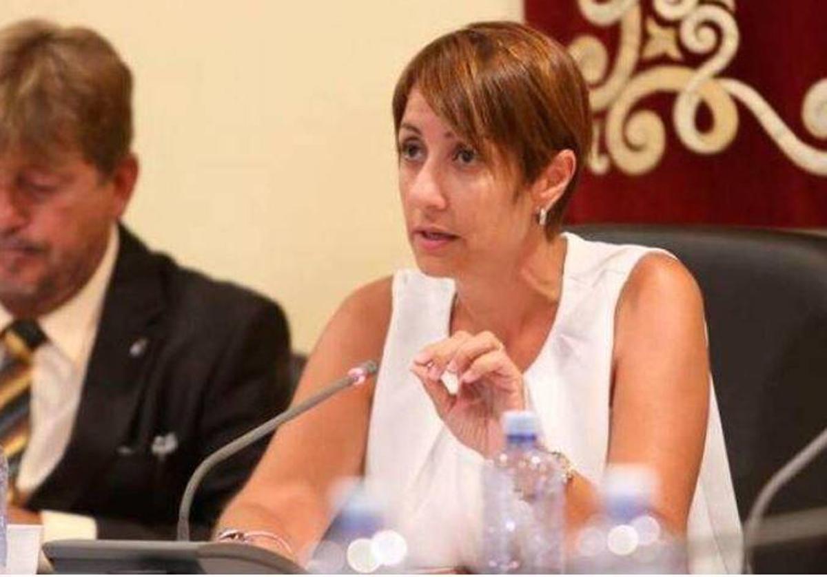 La alcaldesa de Mogán, Onalia Bueno, durante un pleno en el Ayuntamiento.