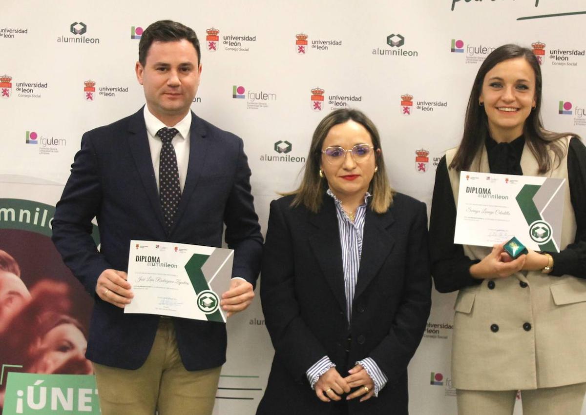 Imagen secundaria 1 - Los antiguos alumnos de la ULE tienden puentes con su alma mater