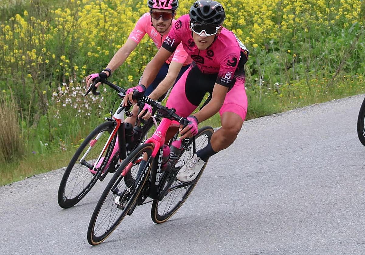 El Technosylva Maglia Bembibre da 'guerra' en la Vuelta a Extremadura