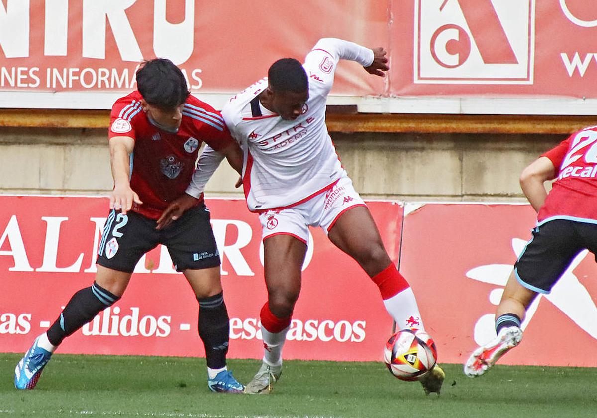 Dorian, en el partido ante el Celta Fortuna.