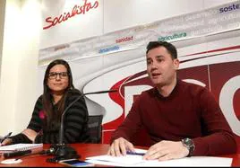 Nuria Rubio, secretaria de Organización del PSOE de León, y Javier Alfonso Cendón, secretario general.