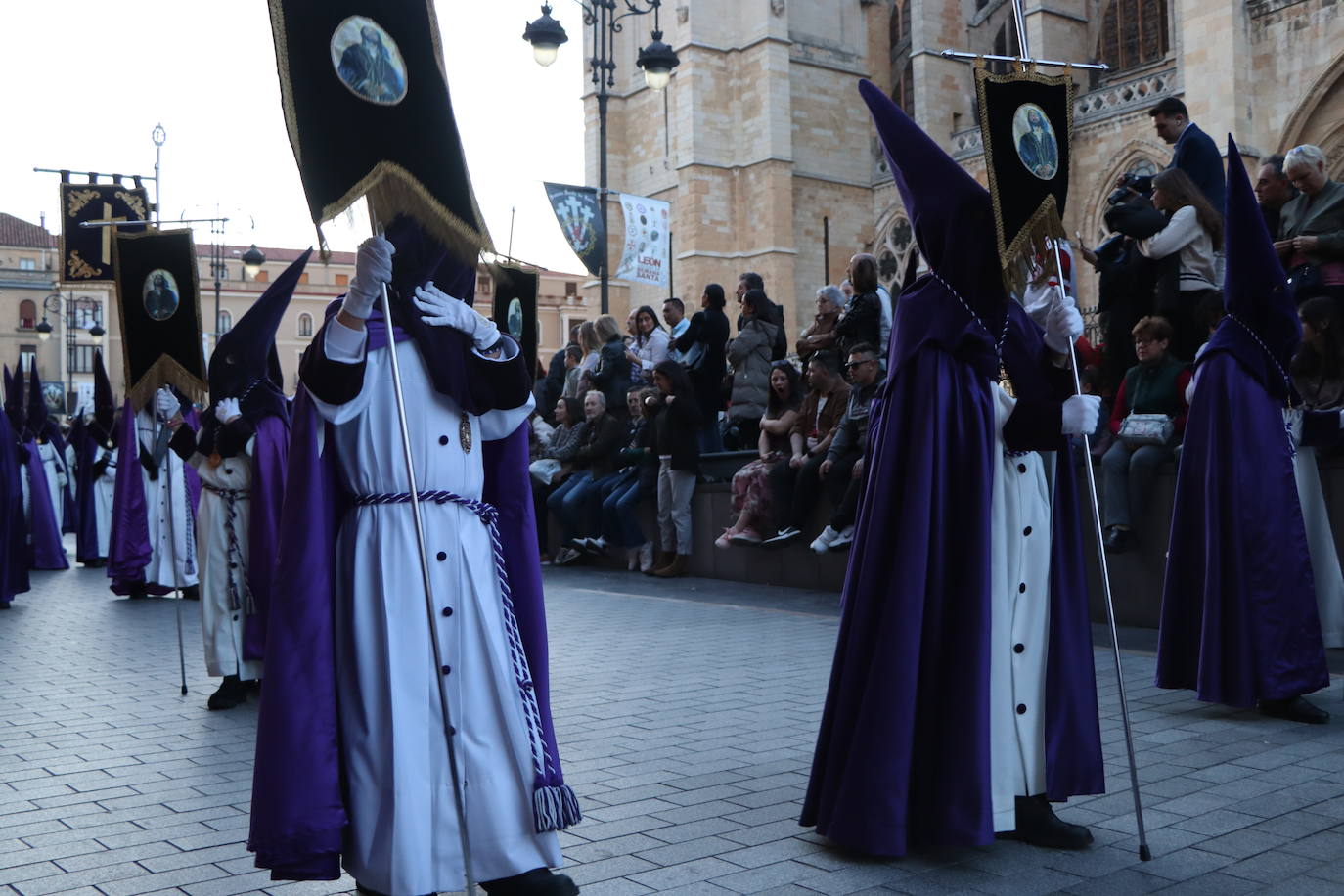 Procesión de Hermandad en León