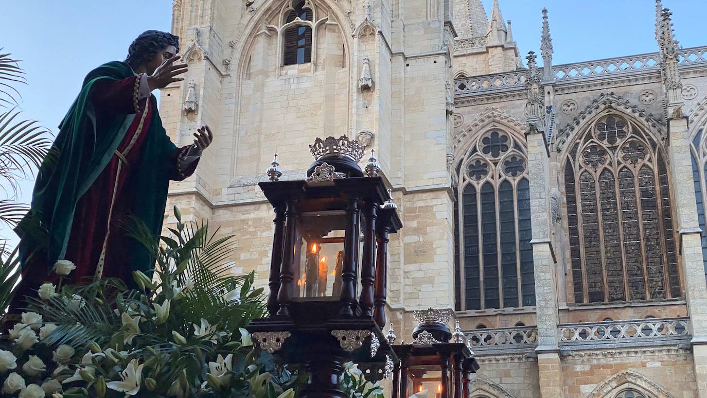 Procesión de Hermandad en León