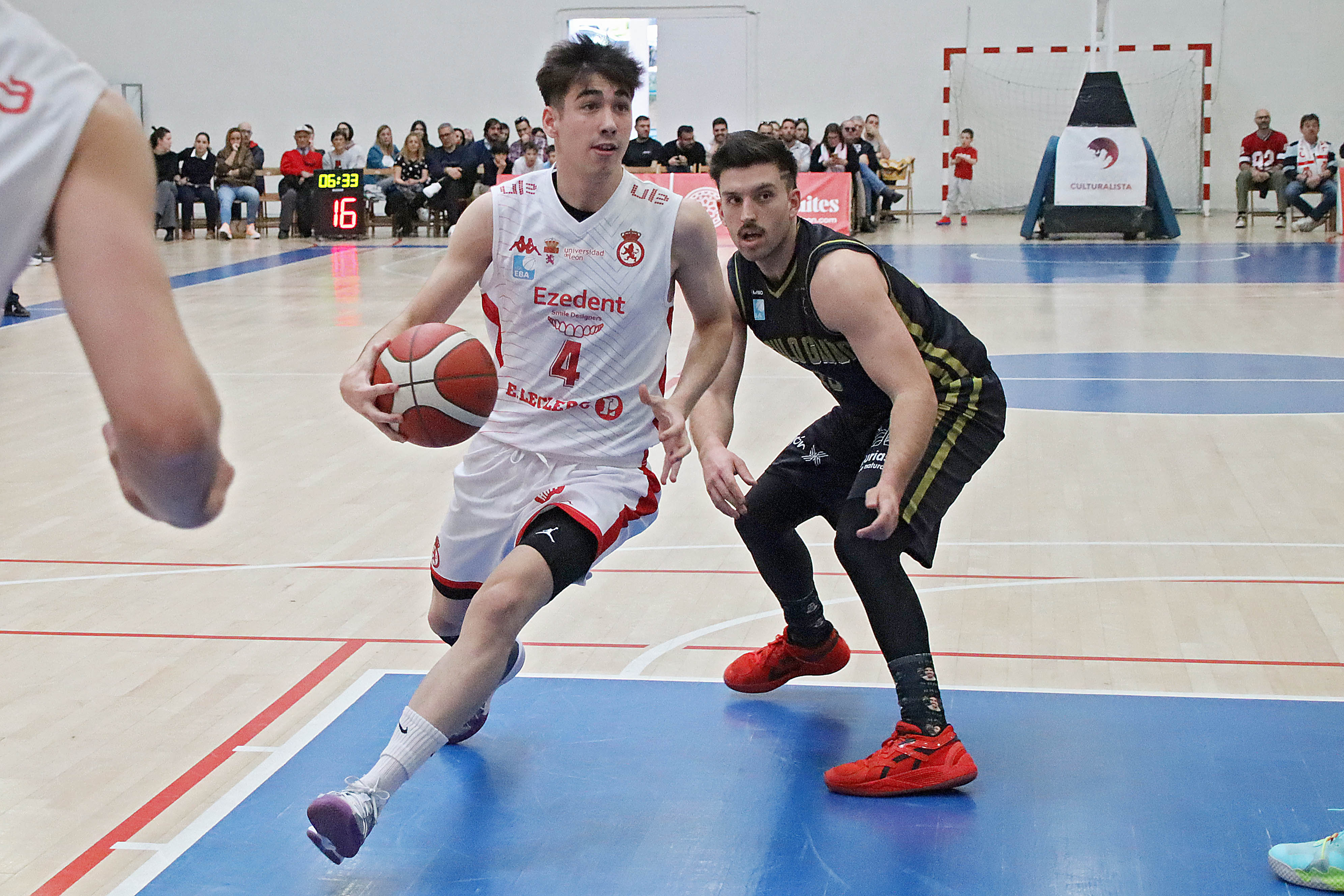 Imágenes del Cultural de Baloncesto 87- 65 Círculo Gijón
