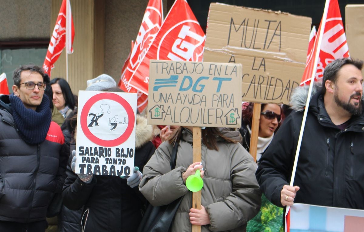 Tercera jornada de huelga de la plantilla del Centro Estrada de León