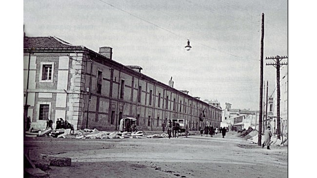 Imagen después - León se levanta contra los franceses: la avenida Independencia y Arco de Ánimas