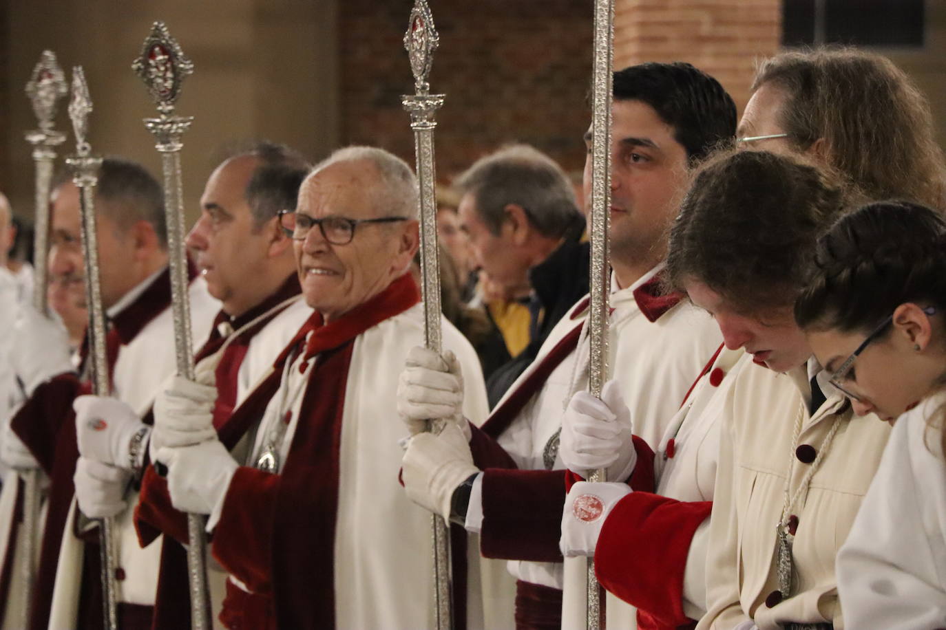 Las imágenes de la suspensión de la Sagrada Cena