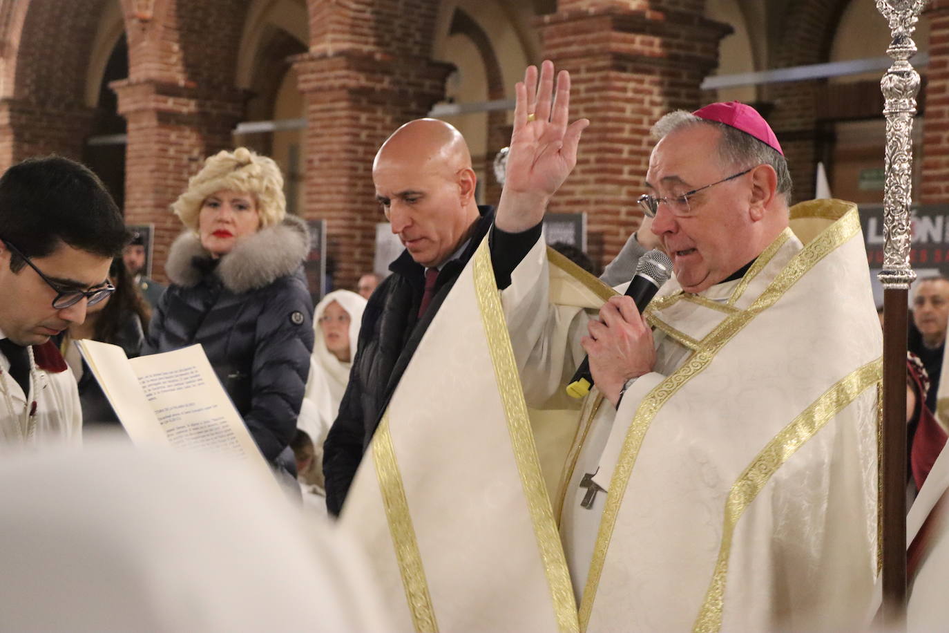 Las imágenes de la suspensión de la Sagrada Cena