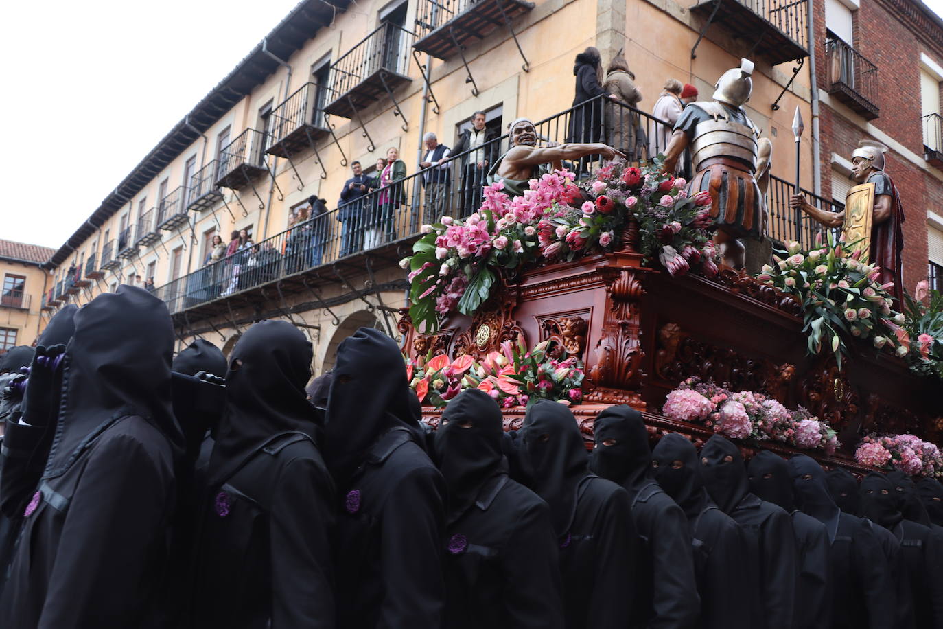 Las mejores imágenes del Encuentro en la Procesión de los Pasos