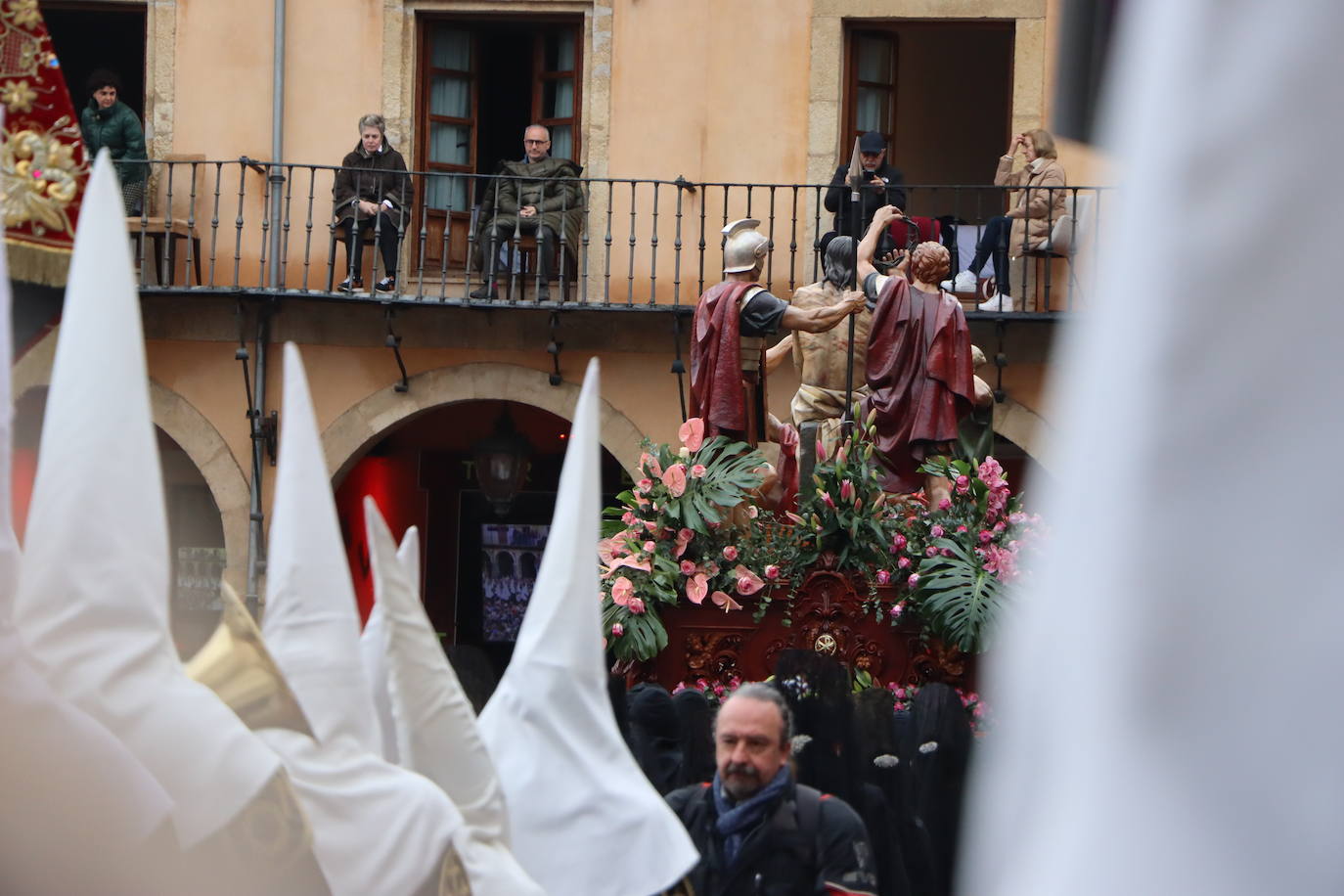 Las mejores imágenes del Encuentro en la Procesión de los Pasos