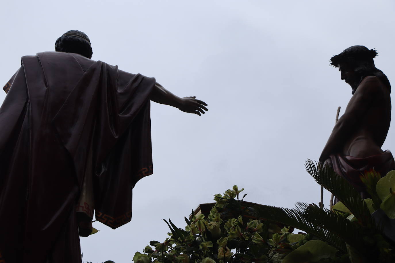 Las mejores imágenes del Encuentro en la Procesión de los Pasos