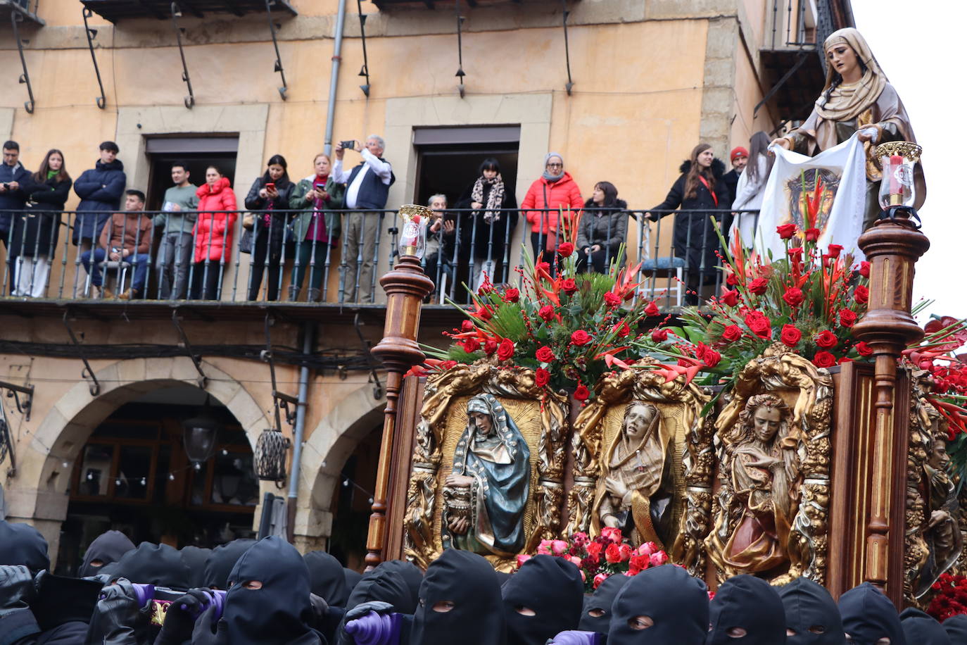 Las mejores imágenes del Encuentro en la Procesión de los Pasos