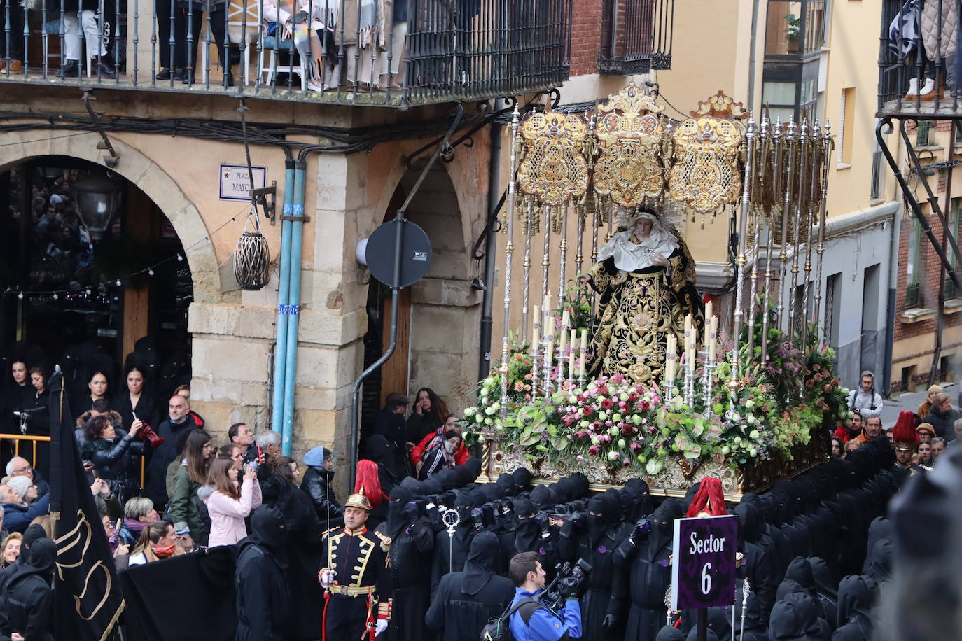 Las mejores imágenes del Encuentro en la Procesión de los Pasos