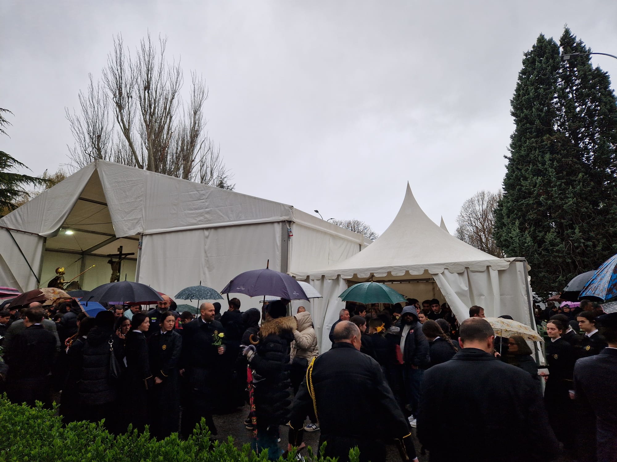 Solemne y Oficial Procesión del Santo Entierro