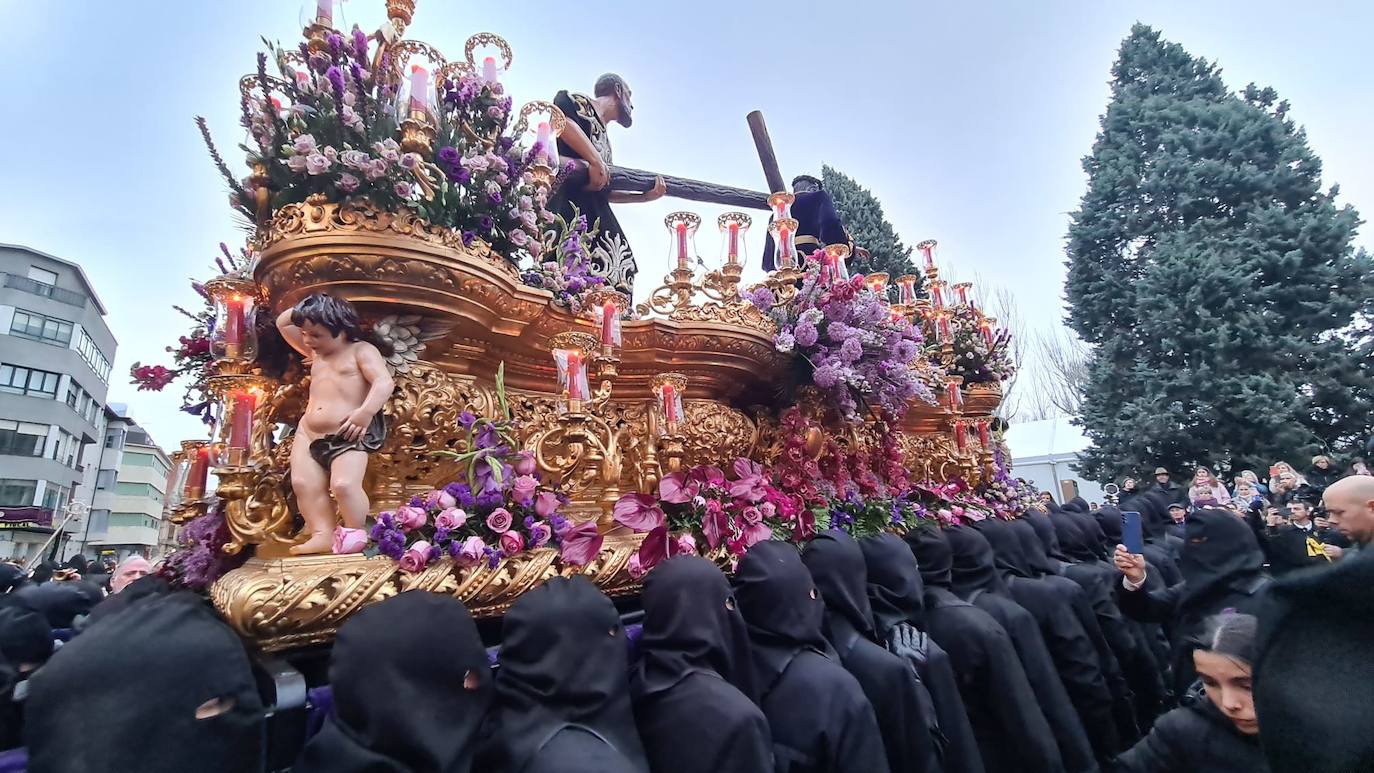 Salida de la procesión de Los Pasos