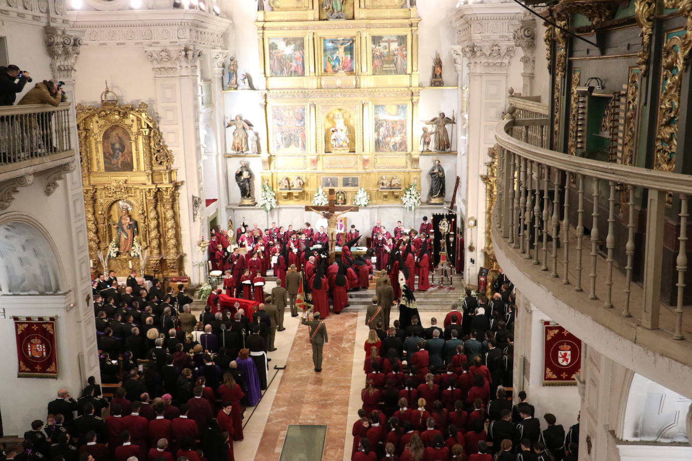 Procesión del santo Cristo del Desenclavo en León