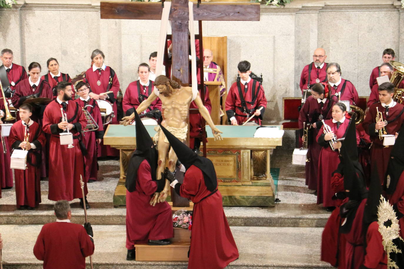 Procesión del santo Cristo del Desenclavo en León