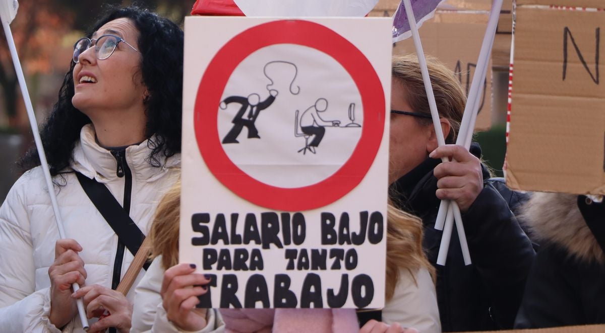 La plantilla del Centro Estrada realiza una marcha en León