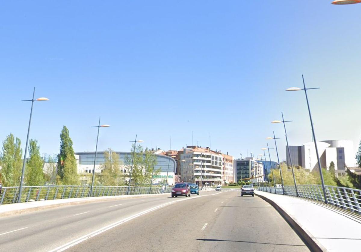 Puente de la calle Riosol en la capital leonesa.