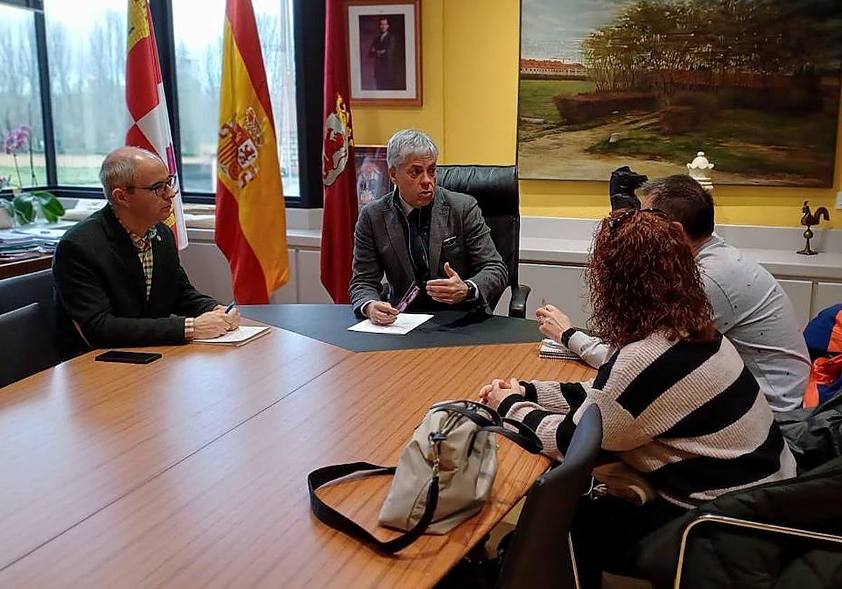 Reunión en la sede de la Junta en León.