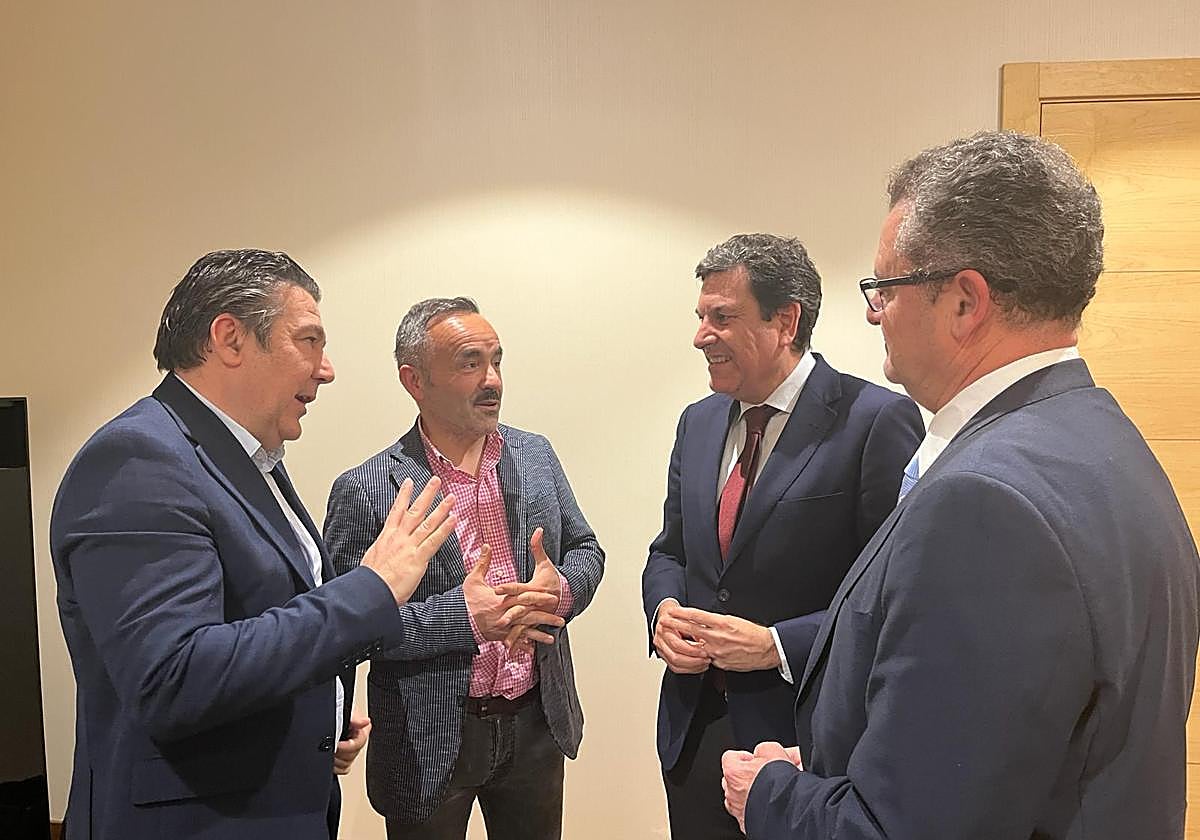 Imagen de la reunión para tratar el cierre de Valles del Esla.