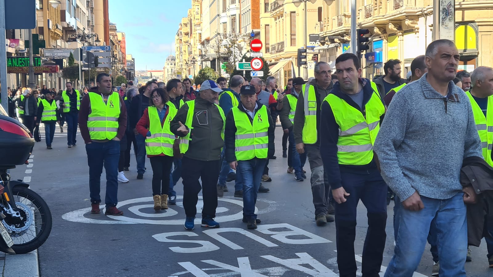 Tractorada por las calles de León
