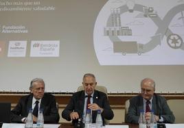 El rector de la Universidad de Valladolid, Antonio Largo, inaugura la jornada 'Los retornos sociales de la descarbonización, mucho más que un medioambiente saludable'