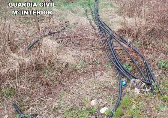 Imagen del cable cortado por los implicados.