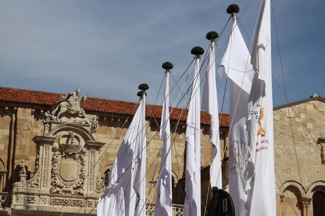 Imágenes del acto realizado en homenaje al el 93 aniversario de la segunda República.