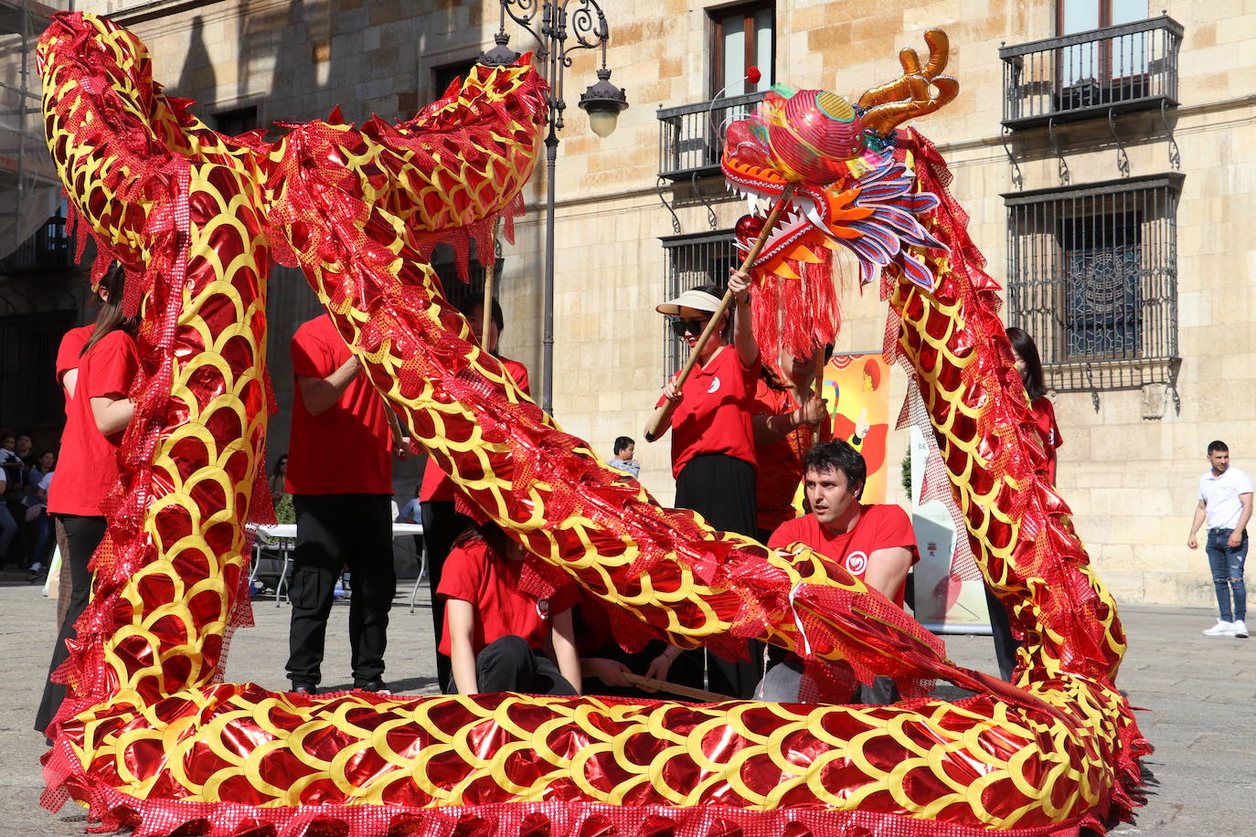 La danza del dragón chino en León