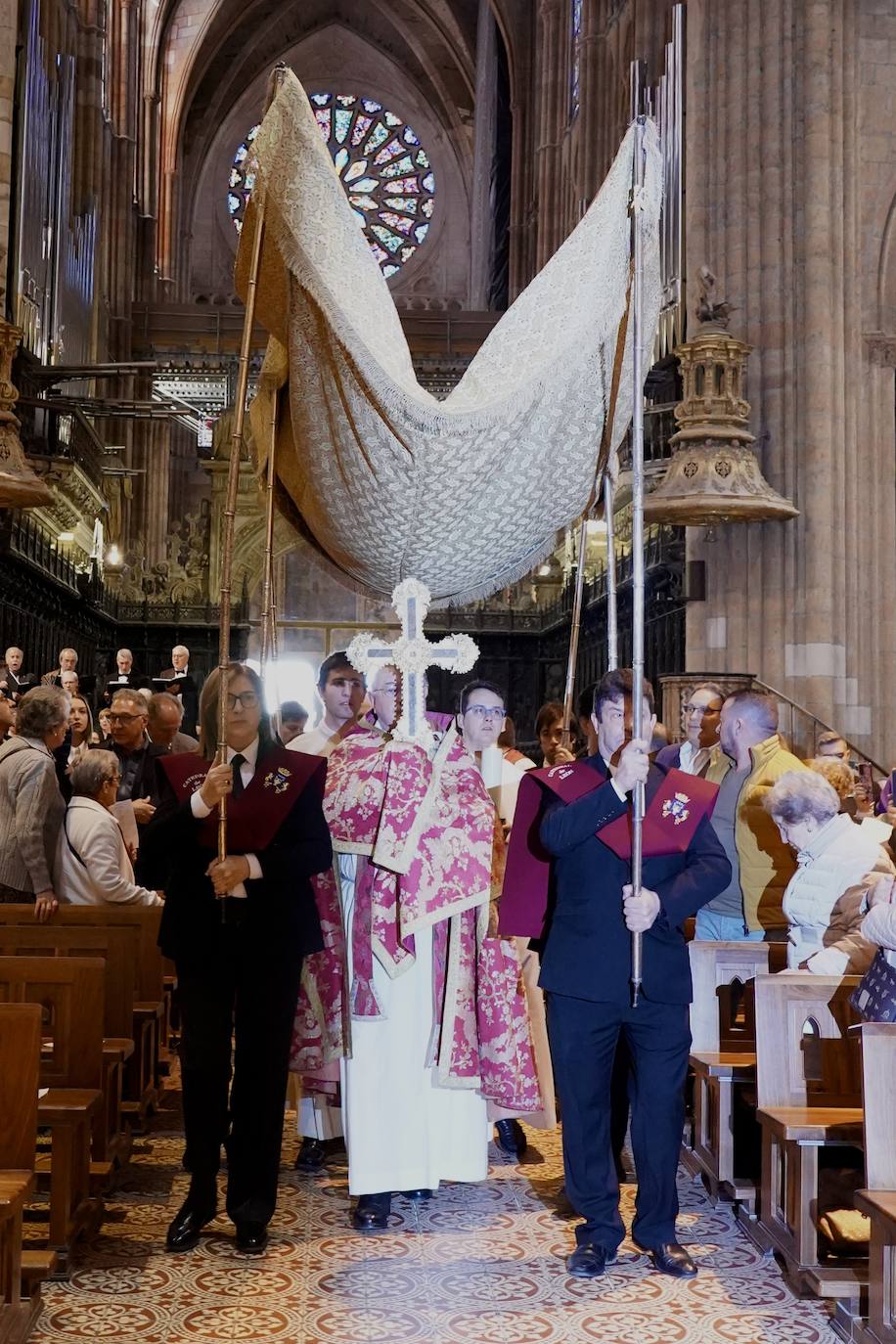 La Catedral de León recibe el &#039;Lignum crucis&#039;