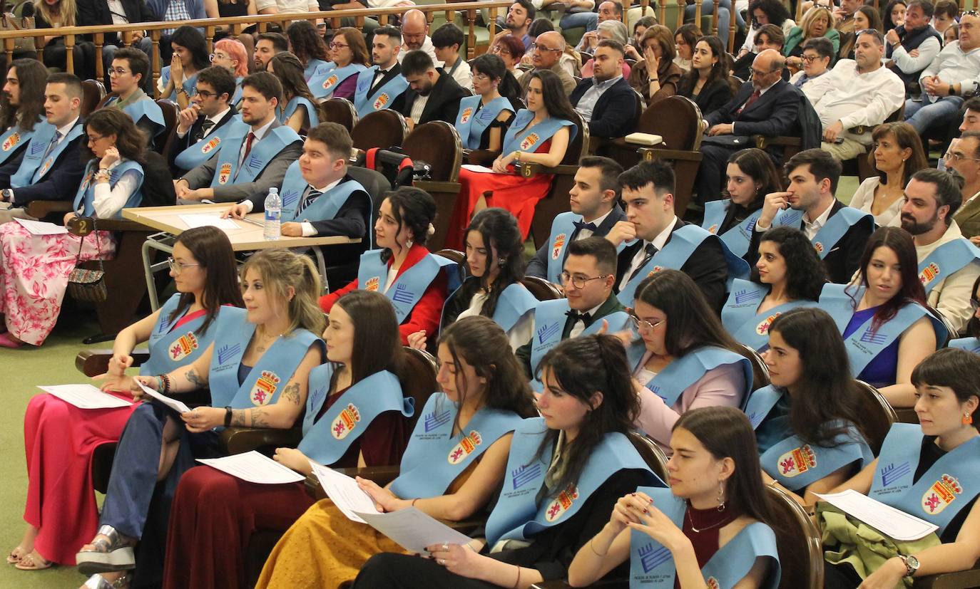 Graduación de Filosofía y Letras en León