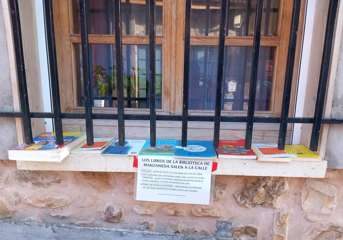 Las calles de Manzaneda de Torío se llenan de libros