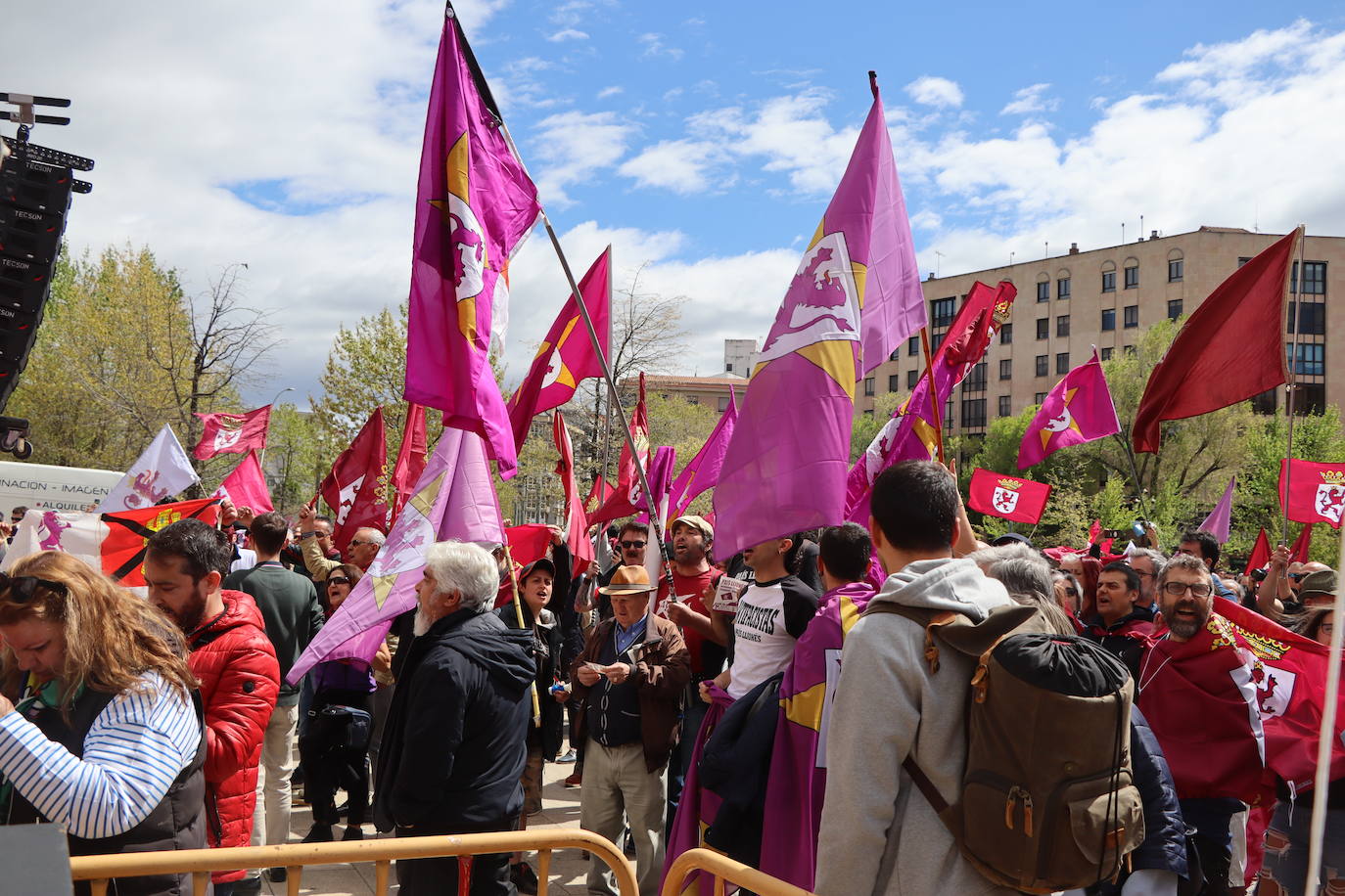 Altercados durante la fiesta del 23 de abril en León