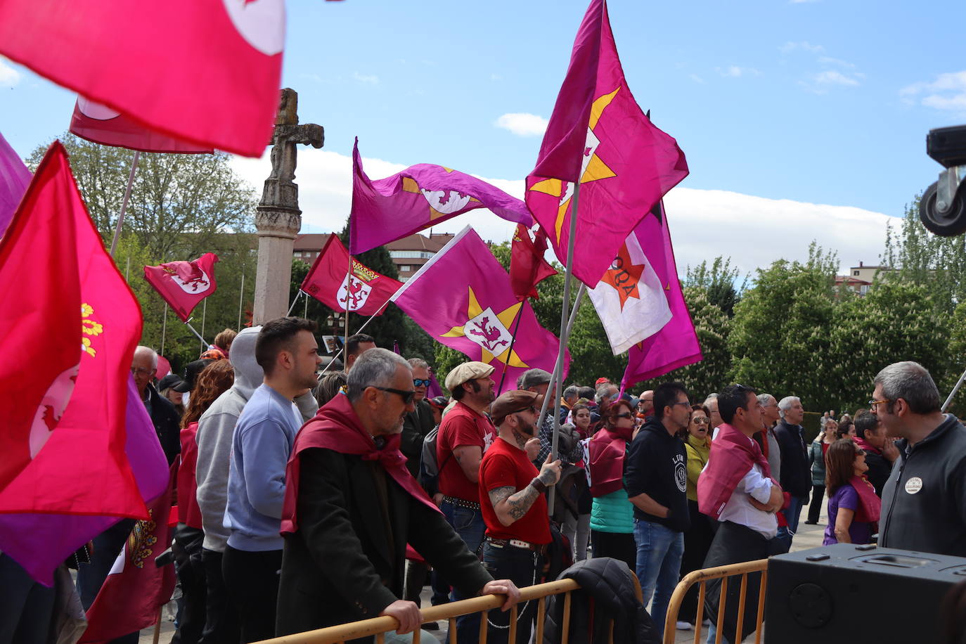 Altercados durante la fiesta del 23 de abril en León