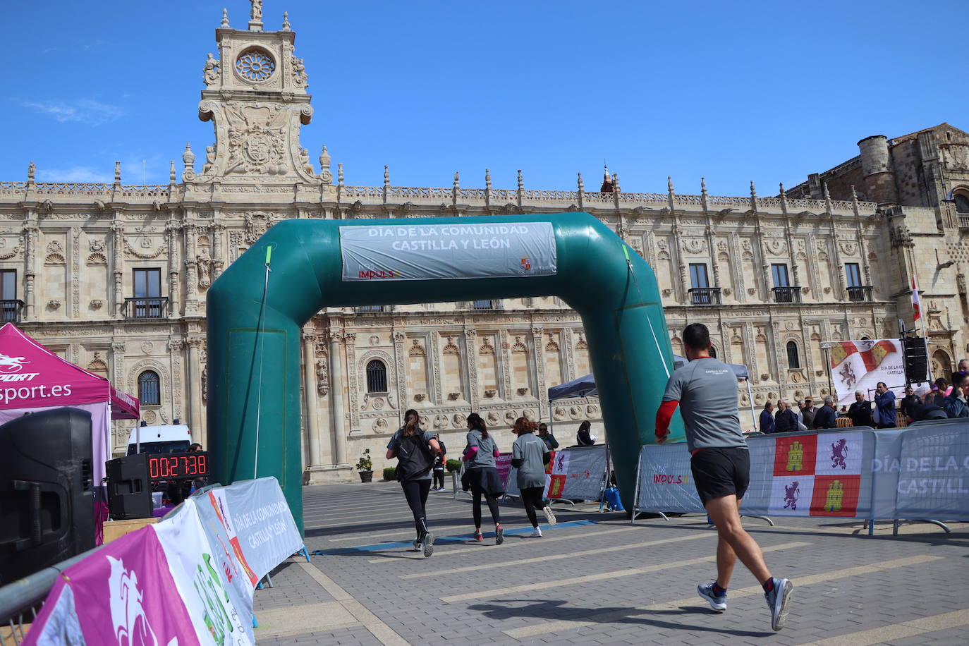 La fiesta de la Junta en León fue más breve de lo esperado