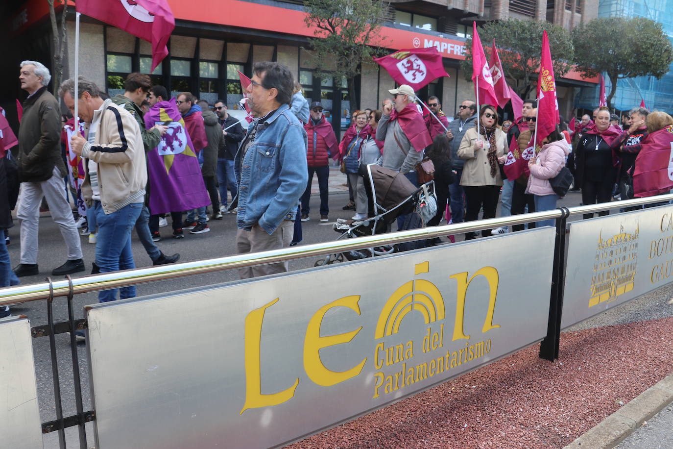 Manifestación por la autonomía leonesa en el Día de Castilla y León