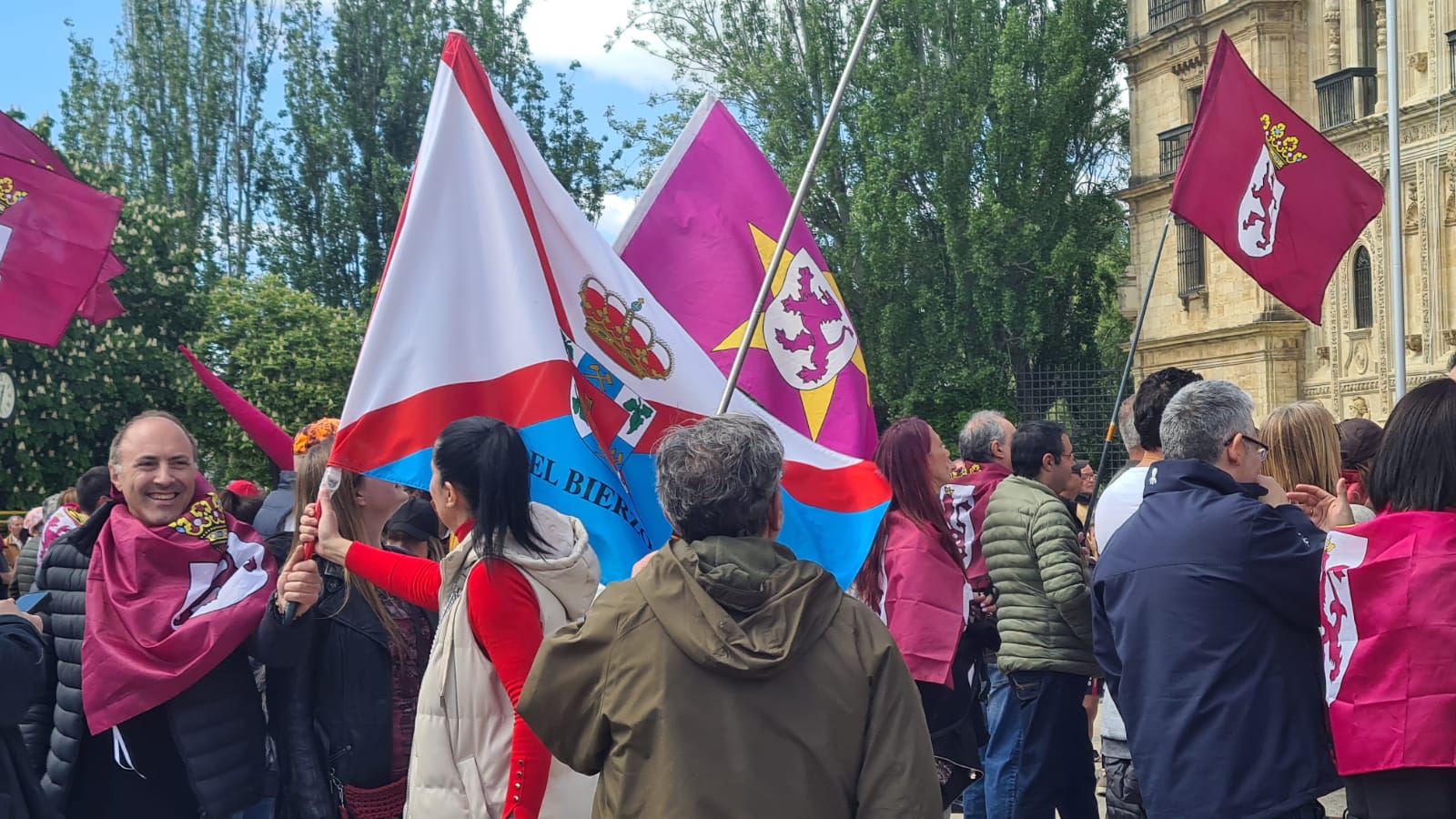 Altercados durante la fiesta del 23 de abril en León