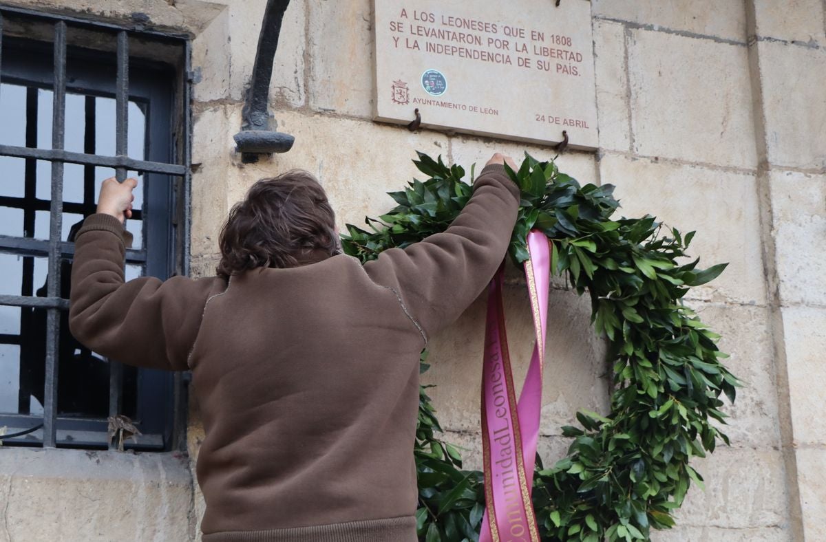 Homenaje a los Héroes Leoneses