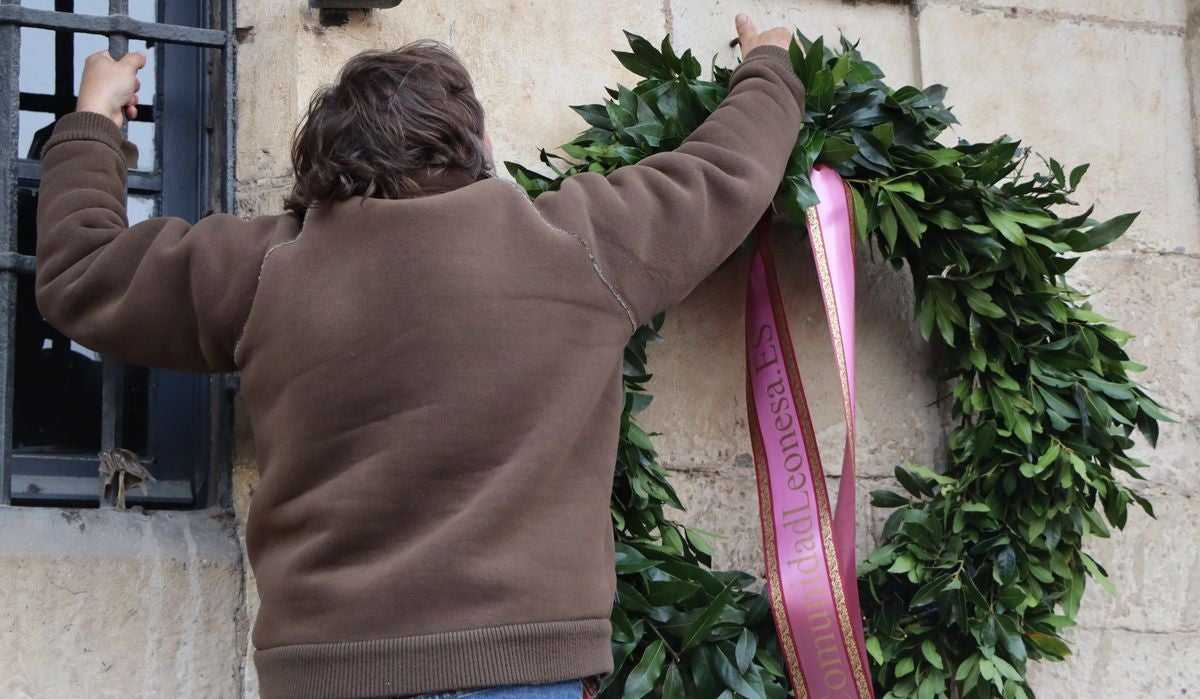 Homenaje a los Héroes Leoneses