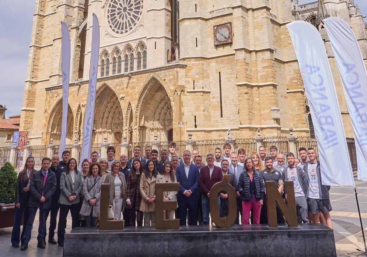 Imagen tras la renovación de patrocinio .