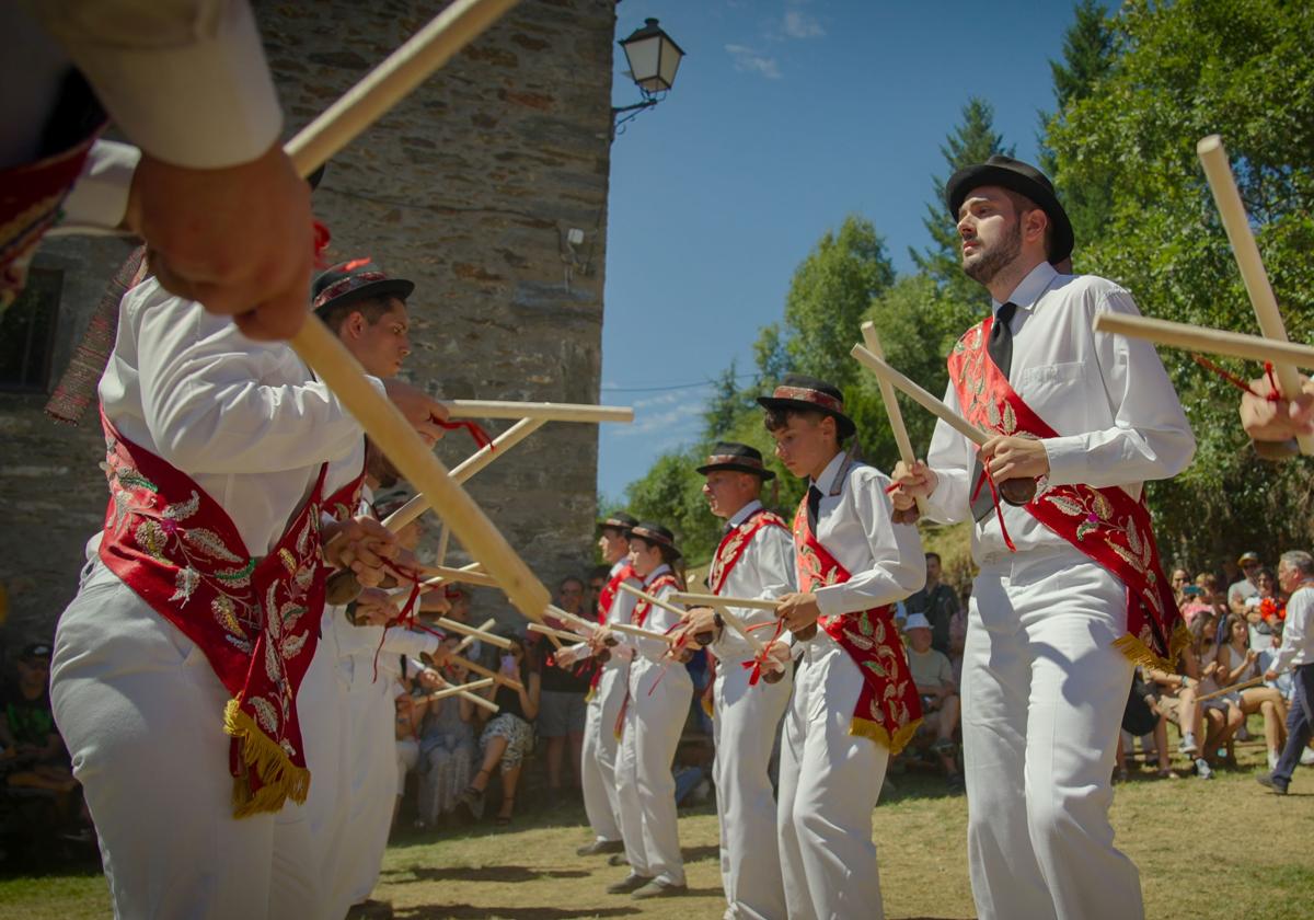 El ILC proyecta el documental 'Tradición y danzas del valle del Fornela'