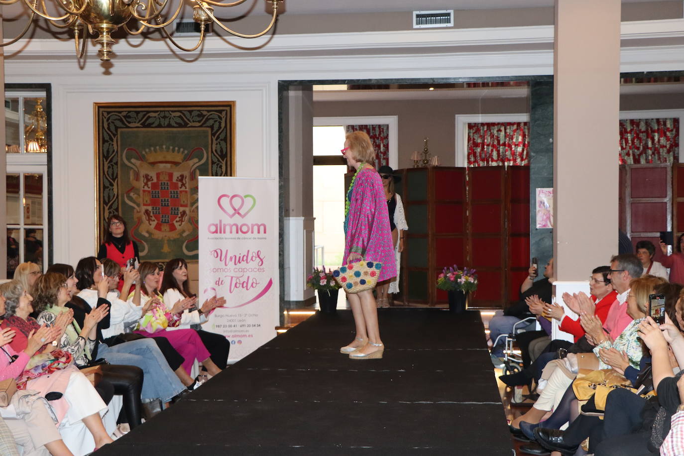 Desfile solidario de lencería y baño de Almom